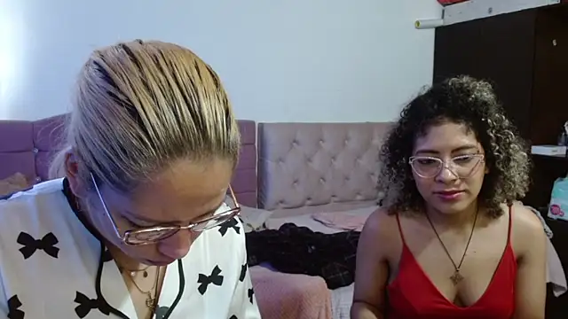 LITTLEKITTY19 online show from January 31, 2026, 7:12 pm