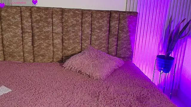 Snapshot of Missdionne_curly chatting on February 27, 2026, 11:43 am Missdionne curly online show from February 27, 2026, 11:43 am