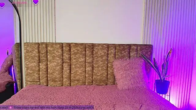 Snapshot of Missdionne_curly chatting on March 2, 2026, 11:17 am Missdionne curly online show from March 2, 2026, 11:17 am