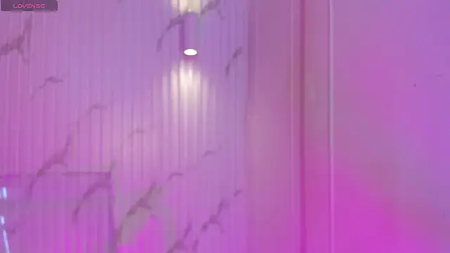 Snapshot of Missdionne_curly chatting on October 27, 2025, 11:44 am Missdionne curly online show from October 27, 2025, 11:44 am