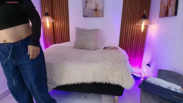 EvaGoddess  online show from April 13, 2026, 4:44 pm