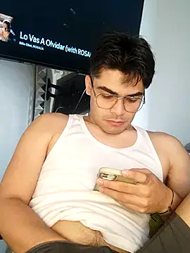 Snapshot of Mason_grey chatting on October 30, 2025, 12:14 pm Mason grey online show from October 30, 2025, 12:14 pm