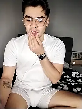 Snapshot of Mason_grey chatting on November 8, 2025, 9:40 pm Mason grey online show from November 8, 2025, 9:40 pm