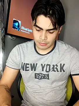 Snapshot of Mason_grey chatting on October 12, 2025, 10:22 pm Mason grey online show from October 12, 2025, 10:22 pm