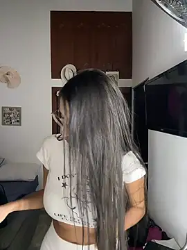 Julieta Duque online show from March 25, 2026, 2:12 am