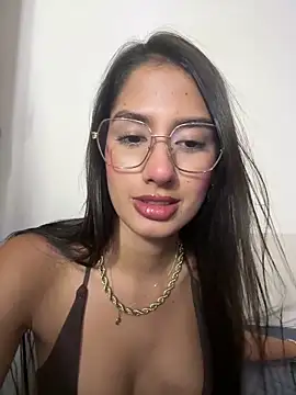 Julieta Duque online show from April 23, 2026, 3:24 am