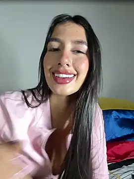 Snapshot of Julieta_Duque chatting on July 1, 2026, 4:35 am Julieta Duque online show from July 1, 2026, 4:35 am