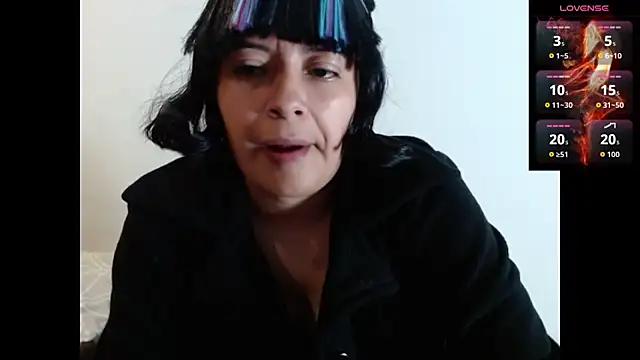 Snapshot of Acelinrose chatting on October 27, 2025, 11:38 pm Acelinrose online show from October 27, 2025, 11:38 pm