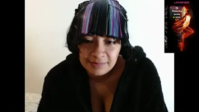 Snapshot of Acelinrose chatting on November 4, 2025, 3:32 am Acelinrose online show from November 4, 2025, 3:32 am