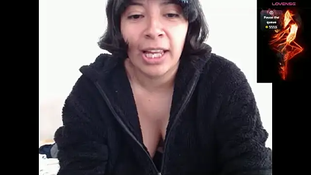 Snapshot of Acelinrose chatting on October 5, 2025, 7:26 pm Acelinrose online show from October 5, 2025, 7:26 pm