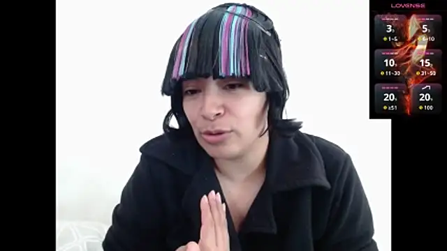 Snapshot of Acelinrose chatting on November 1, 2025, 1:49 pm Acelinrose online show from November 1, 2025, 1:49 pm