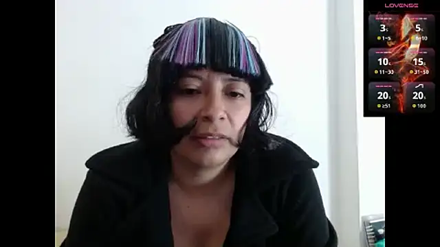 Snapshot of Acelinrose chatting on October 22, 2025, 9:57 pm Acelinrose online show from October 22, 2025, 9:57 pm