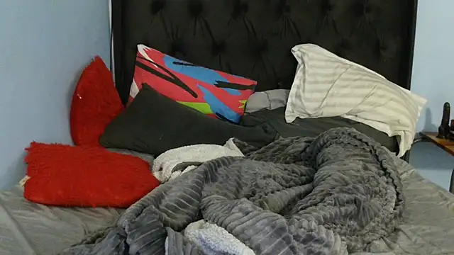 Snapshot of Dandelion_enigman chatting on February 16, 2026, 9:41 am Dandelion enigman online show from February 16, 2026, 9:41 am