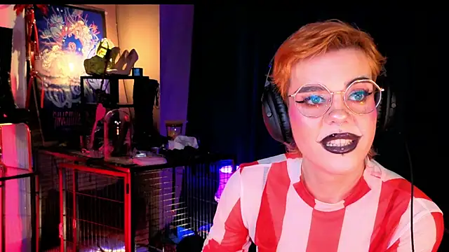 tacodeluxxxe online show from July 22, 2026, 3:41 am