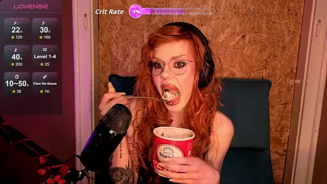 tacodeluxxxe online show from March 4, 2026, 2:08 am