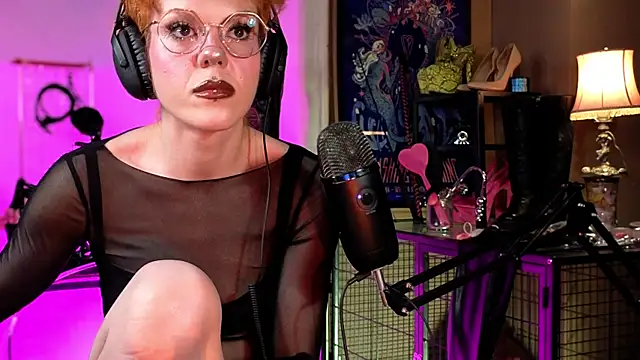 tacodeluxxxe online show from May 15, 2026, 11:47 pm