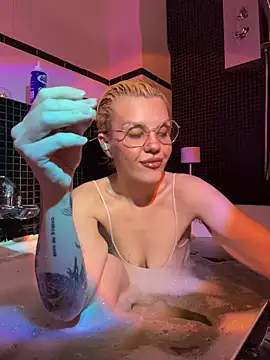 Snapshot of tacodeluxxxe chatting on November 5, 2025, 4:21 pm tacodeluxxxe online show from November 5, 2025, 4:21 pm