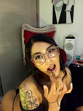 ValeNiitaLuv online show from October 17, 2025, 1:20 am