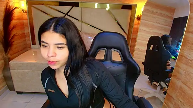 Snapshot of ambarina_r chatting on October 18, 2025, 3:08 am ambarina r online show from October 18, 2025, 3:08 am