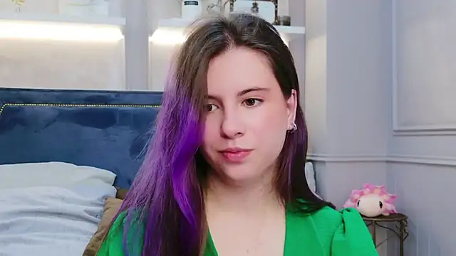 Akira Halls online show from November 6, 2025, 8:57 pm