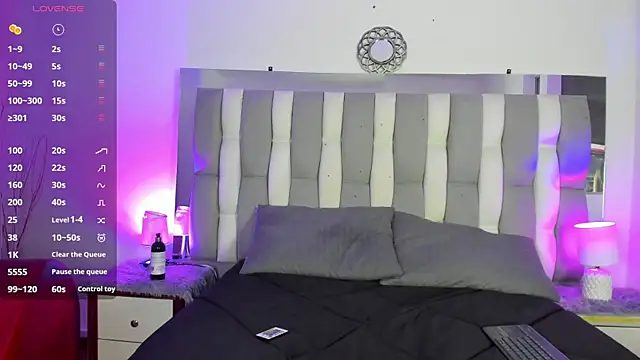 Snapshot of IsaDiiaz chatting on October 7, 2025, 4:02 am IsaDiiaz online show from October 7, 2025, 4:02 am