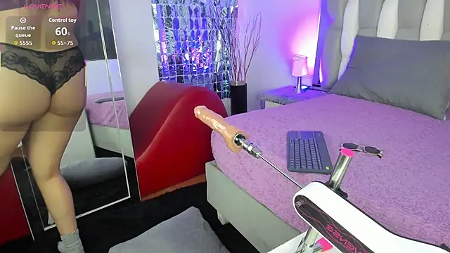 Snapshot of IsaDiiaz chatting on October 1, 2025, 4:39 am IsaDiiaz online show from October 1, 2025, 4:39 am