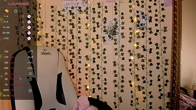 LinaBlossom  online show from February 5, 2026, 8:21 am