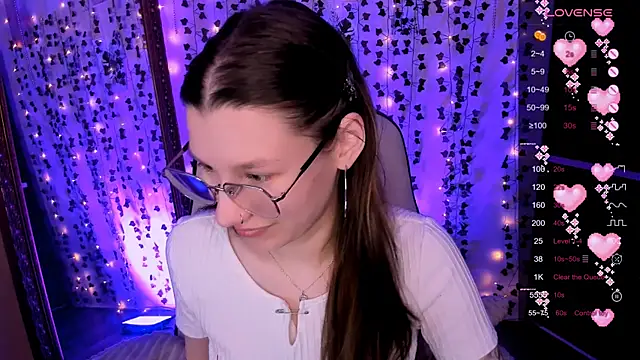 LinaBlossom  online show from April 4, 2026, 3:57 am