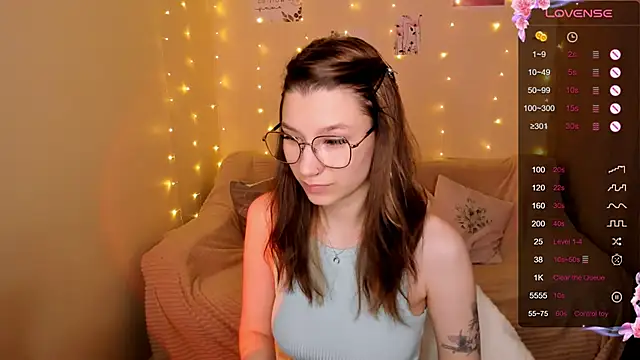 Snapshot of LinaBlossom_ chatting on September 28, 2025, 2:29 am LinaBlossom online show from September 28, 2025, 2:29 am