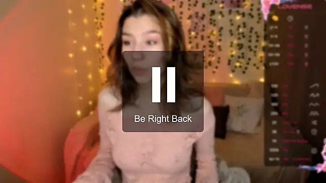 Snapshot of LinaBlossom_ chatting on October 10, 2025, 2:34 am LinaBlossom online show from October 10, 2025, 2:34 am