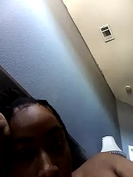 Snapshot of Mia_Lanae97 chatting on September 21, 2025, 9:42 pm Mia Lanae97 online show from September 21, 2025, 9:42 pm