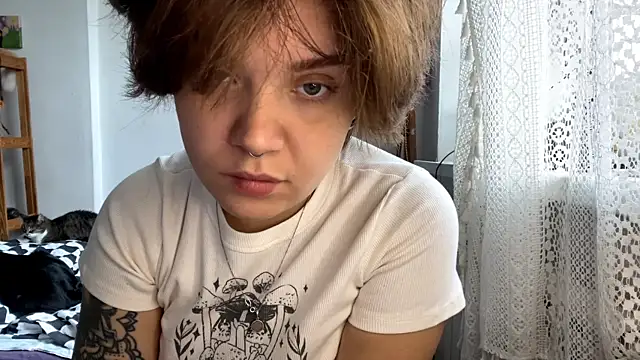 Snapshot of SabrinaFolts chatting on September 22, 2025, 9:15 am SabrinaFolts online show from September 22, 2025, 9:15 am