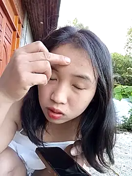 Snapshot of Suzuki_see chatting on October 16, 2025, 11:35 pm Suzuki see online show from October 16, 2025, 11:35 pm