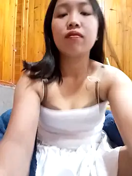 Snapshot of Suzuki_see chatting on October 23, 2025, 12:20 am Suzuki see online show from October 23, 2025, 12:20 am