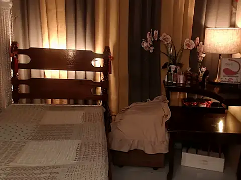 Jastine hunk online show from February 14, 2026, 3:23 pm