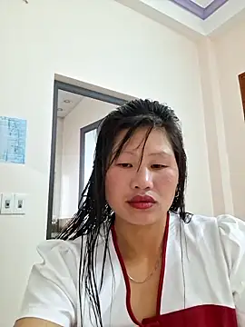 Snapshot of diamond-- chatting on February 7, 2026, 9:28 am diamond-- online show from February 7, 2026, 9:28 am