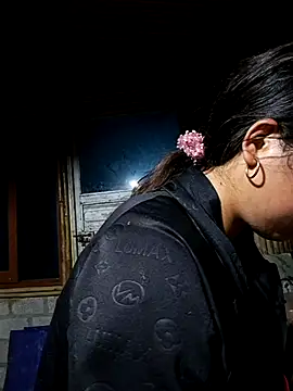 Snapshot of diamond-- chatting on October 7, 2025, 10:22 pm diamond-- online show from October 7, 2025, 10:22 pm