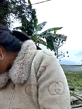 Snapshot of diamond-- chatting on February 22, 2026, 9:44 am diamond-- online show from February 22, 2026, 9:44 am