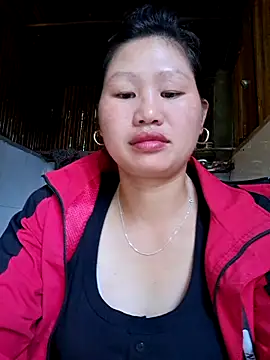 Snapshot of diamond-- chatting on October 3, 2025, 12:47 am diamond-- online show from October 3, 2025, 12:47 am