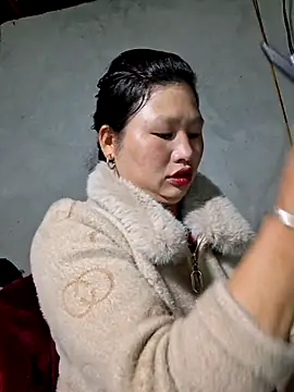 Snapshot of diamond-- chatting on February 19, 2026, 7:49 am diamond-- online show from February 19, 2026, 7:49 am