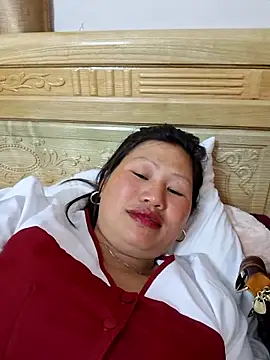 Snapshot of diamond-- chatting on February 8, 2026, 1:31 pm diamond-- online show from February 8, 2026, 1:31 pm