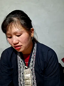 Snapshot of diamond-- chatting on November 1, 2025, 1:38 pm diamond-- online show from November 1, 2025, 1:38 pm