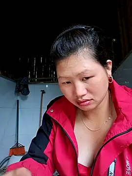 Snapshot of diamond-- chatting on October 6, 2025, 12:45 am diamond-- online show from October 6, 2025, 12:45 am