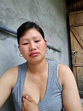 Snapshot of diamond-- chatting on October 14, 2025, 12:00 am diamond-- online show from October 14, 2025, 12:00 am