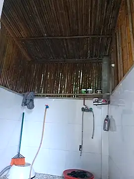 Snapshot of diamond-- chatting on October 11, 2025, 12:00 am diamond-- online show from October 11, 2025, 12:00 am