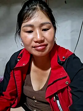Snapshot of diamond-- chatting on June 10, 2026, 1:23 pm diamond-- online show from June 10, 2026, 1:23 pm