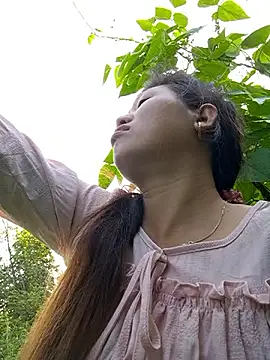 Snapshot of diamond-- chatting on October 5, 2025, 12:34 am diamond-- online show from October 5, 2025, 12:34 am