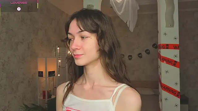 Snapshot of ReneeLippeatt chatting on October 29, 2025, 7:24 pm ReneeLippeatt online show from October 29, 2025, 7:24 pm