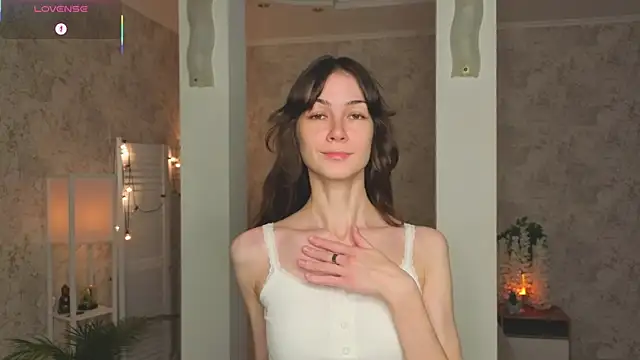 Snapshot of ReneeLippeatt chatting on October 19, 2025, 7:27 pm ReneeLippeatt online show from October 19, 2025, 7:27 pm