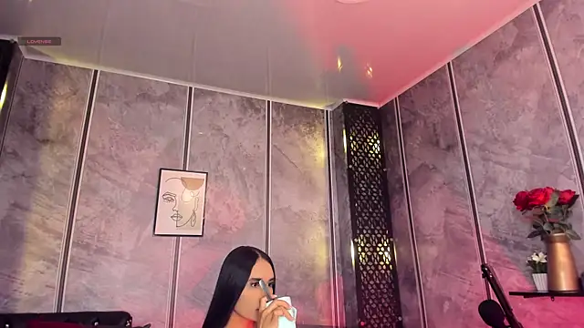 amaraa lewiis online show from October 10, 2025, 12:17 pm